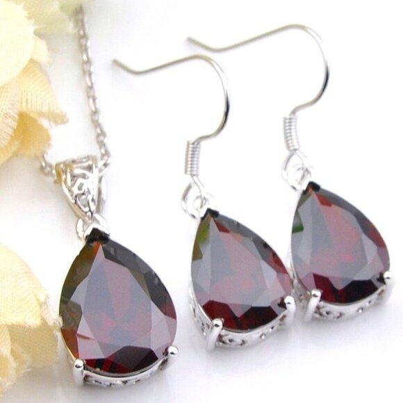 Red Garnet Teardrop Pendant Necklace Earrings Set 925 Sterling Silver Plated - Picture 1 of 10